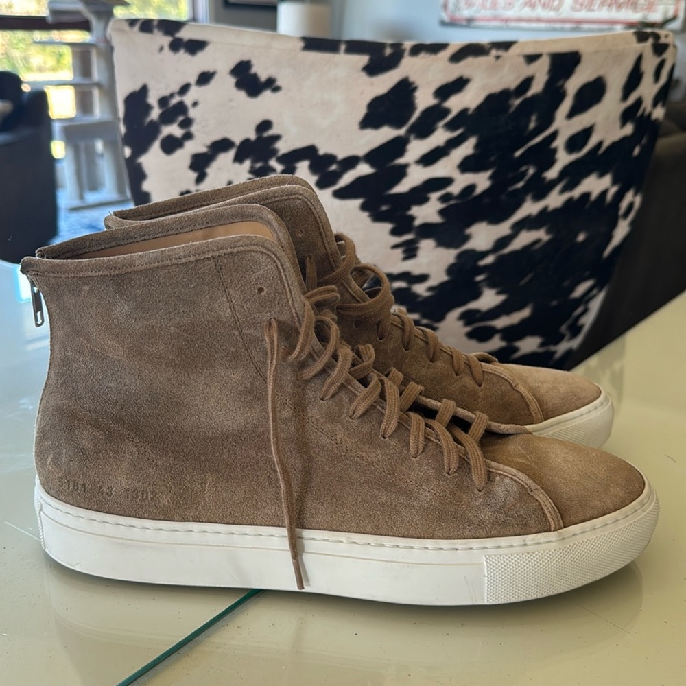 Common projects hightop tennis shoes